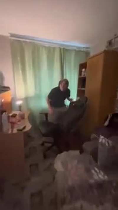 😳🤫😨