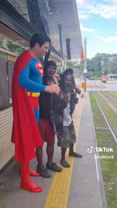 The power of Superman isn&acirc;t even his superpowers but just being kind to people. MY FUCKING GOAT