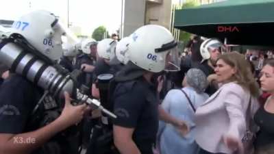 Erdowi - Erdowo - Erdogan - T&uuml;rk&ccedil;e altyazılı