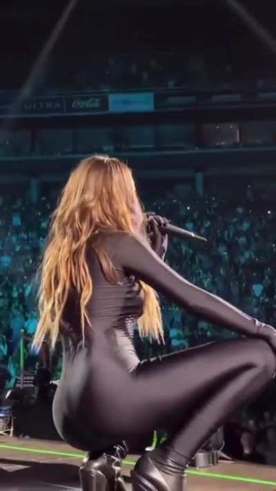 LA PIRUJA D BELINDA