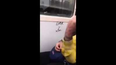 "Ustedes que van a saber de amor, si nunca han rayado los vagones del Metro de la Ciudad de M&eacute;xico". &mdash; La Kim a.k.a. Lady Rayones