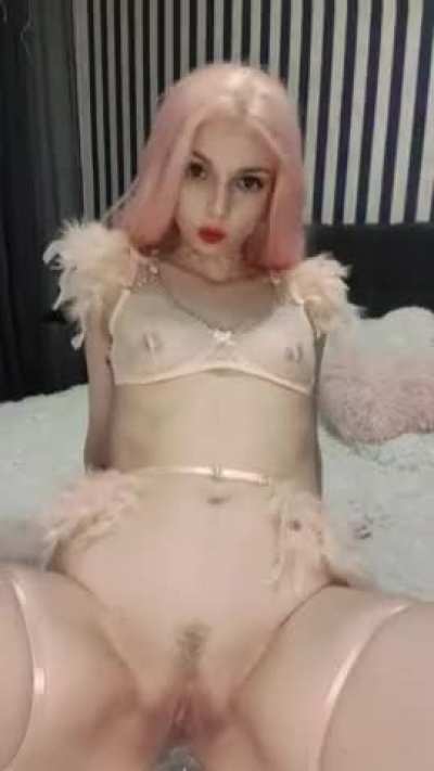 I&rsquo;ll cook you dinner if you eat my pussy, deal? :)