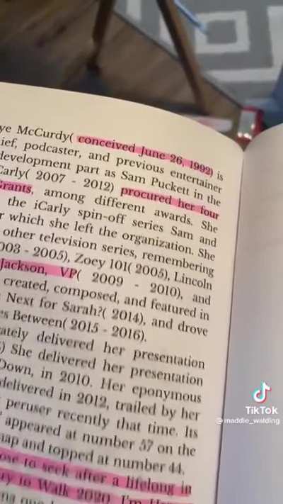 Mom: &ldquo;We have Jennette McCurdy&rsquo;s book at home.&rdquo; Jennette McCurdy&rsquo;s book at home:
