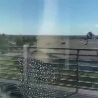 HMC while i just flop my ass on this glass door