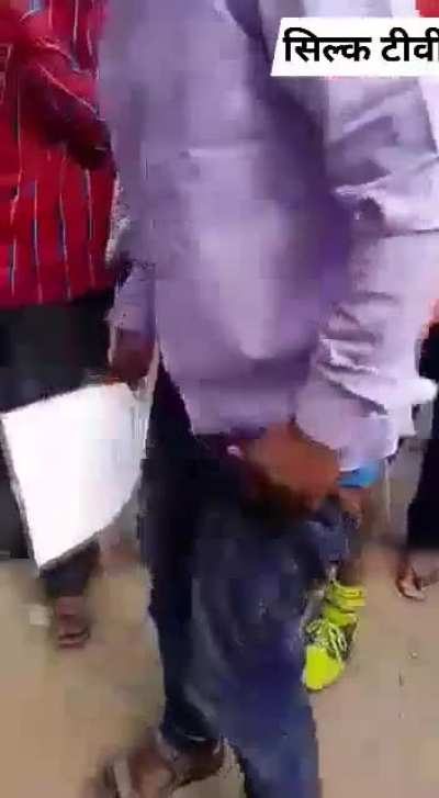 Mera desh badal raha hai aage baadh raha hai