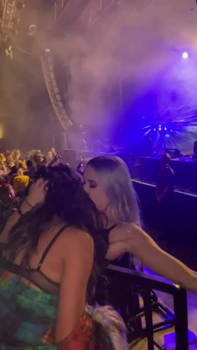that boob suck tho