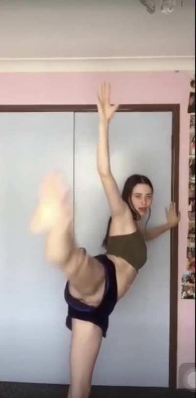 pussy flash (who is she?)