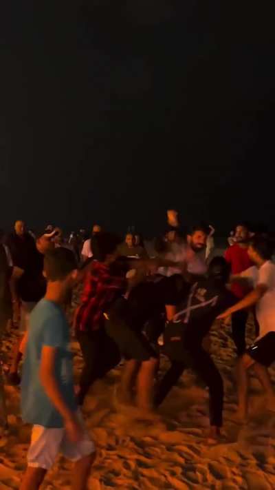 Goa locals beating a North Indian tourist. (Check out the comments😠)