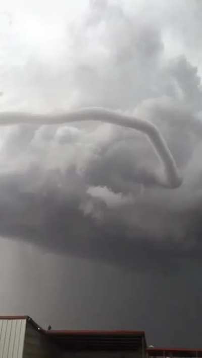 Incredible close up video of a tornado forming!