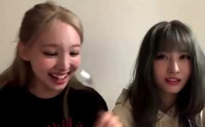 Laughing Nayeon &amp;amp; confused Momo