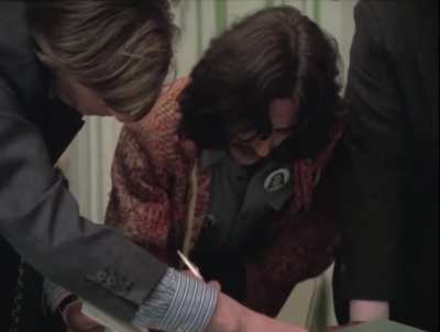 The moment the Beatles officially broke up [VIDEO] - Paul McCartney & George Harrison singing papers to dissolve the Beatles.