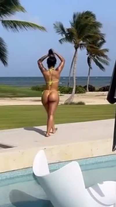 Ari&rsquo;s Legendary Cheeks