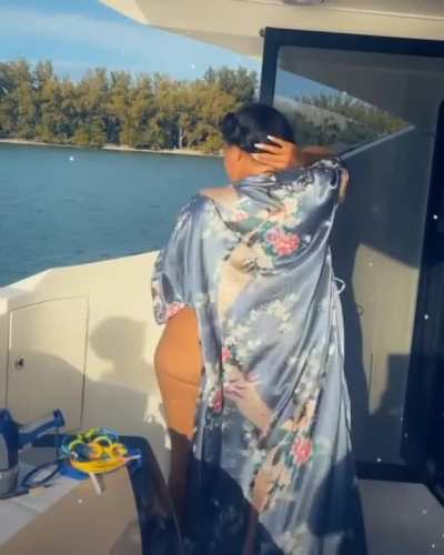 👀🍑