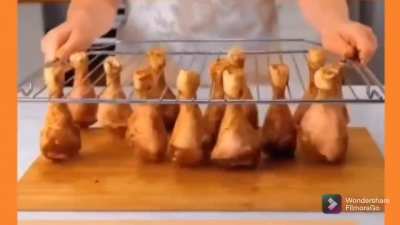 Baking chicken drumsticks vertically