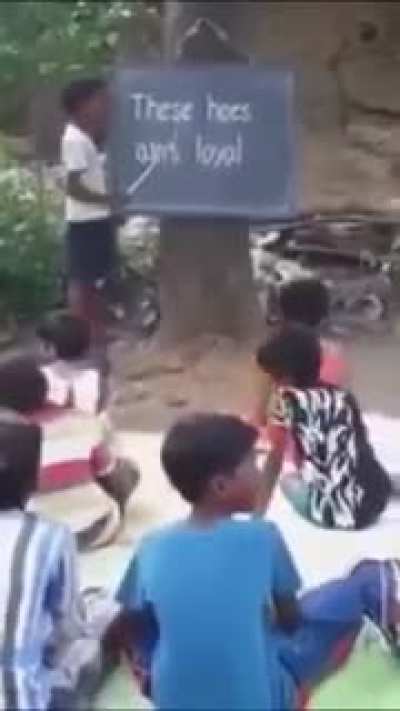 Gyan lelo thoda...