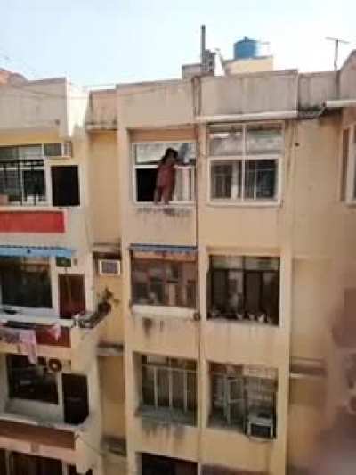 Laxmi Maata aaap inkee ghar please chalee jana :)