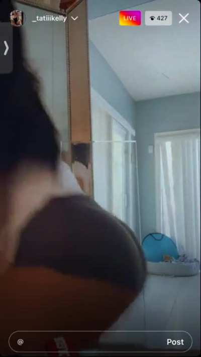 Russialit old live booty so jiggly 😩😩