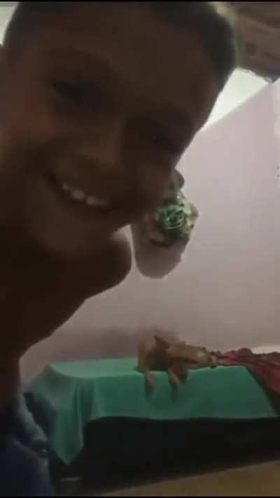 Hmmm pego no flagra n&eacute; safado