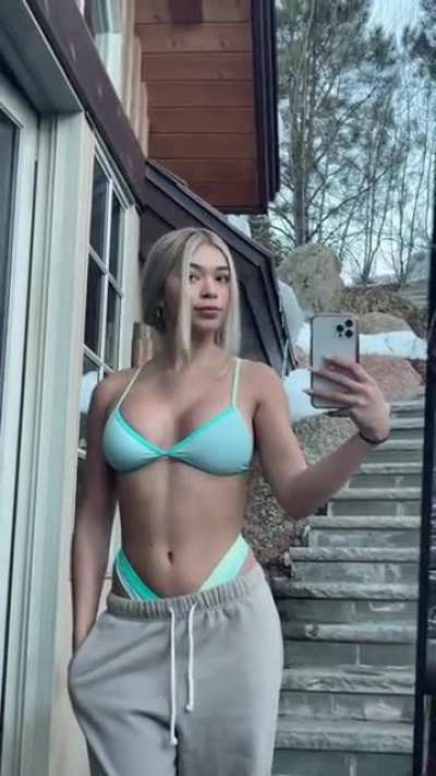 She&rsquo;s so fucking bad 🤤