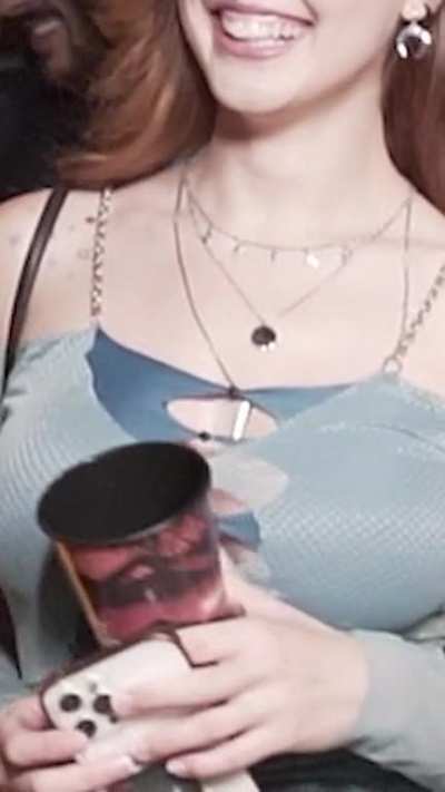 Peitos da Ananda