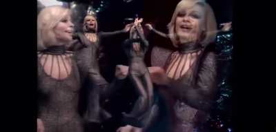 Yesterday passed away Raffaella Carr&agrave;, (probably not well known by the american audience) a legend in Italy, Spain and Latin America. In the 70s with her songs became the icon of the sexual liberation and women&rsquo;s emancipation - 1977 (A far l&rsquo;amore cominci