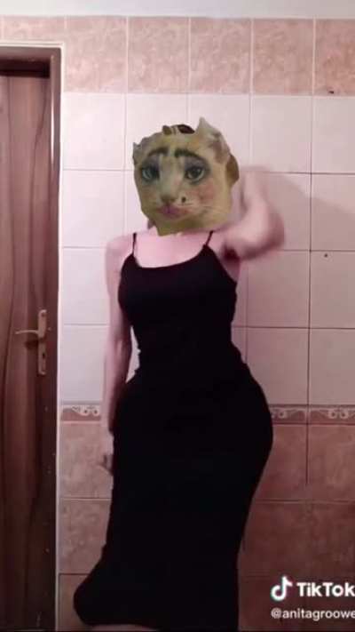 Pov you&rsquo;re homophobic🙊 and see the enemy Cuumi👵 dancing alone so you prepare to raid her bussy🤩 but it was a trap 🥰