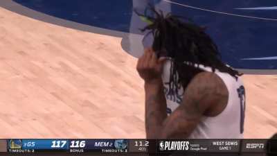 [Highlight] Steph Curry with a clutch block on Ja Morant in the final seconds of Game 1 of the 2022 Western Conference Semi-Finals