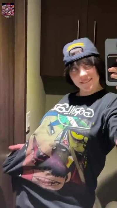 Billie is a Gorillaz fan?! I would love a collaboration between them