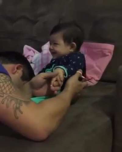 Don't cut my fingers dadda..