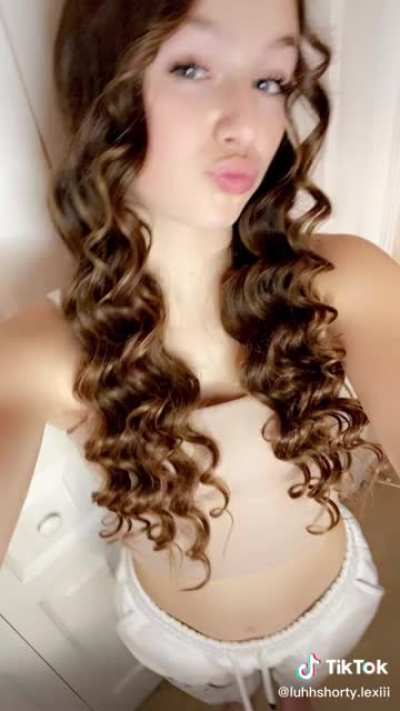 Cutie👸🏻Definitely Loves Black Guys