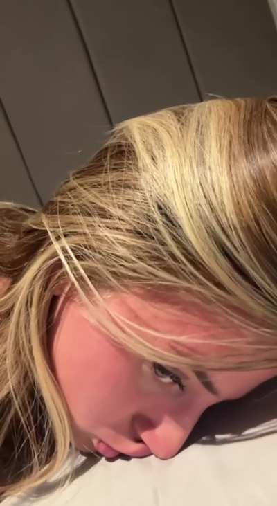 Quieres una mamada de una latina de 20 años?