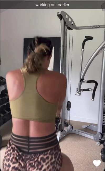 Sommer dancing in her gym again | Snapchat August 2023