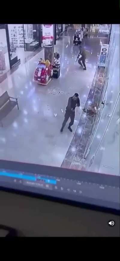 Video of stabbing attacks in Karmiel. At least one soldier has died so far.