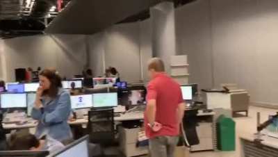 Depois o petista pilantra vem falar que a m&iacute;dia n&atilde;o &eacute; a favor do Lula, olha a cara de tristeza dos Globinhos😅
