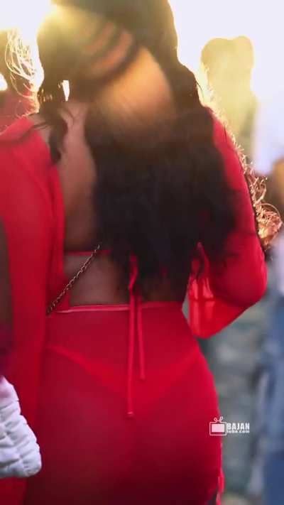 Short dress (📷:@bajantube)