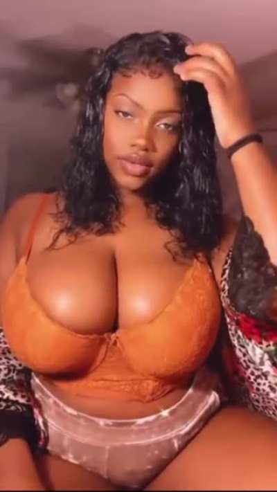 @yofav_reesegold