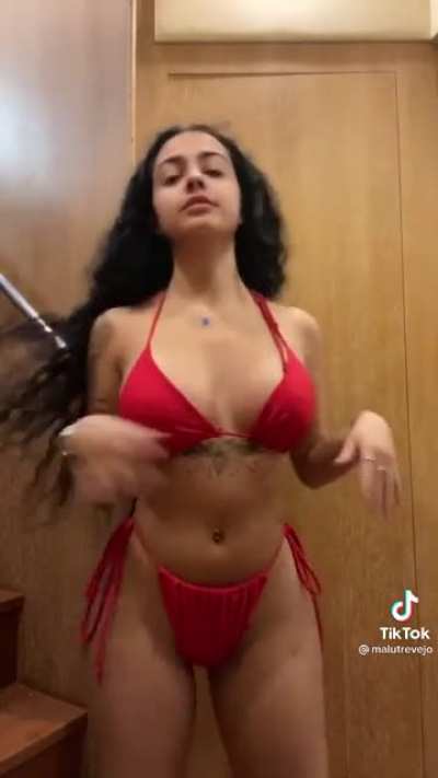 Is this a dance ? 🍑