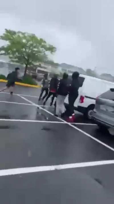 Mass brawl in Maryland today. Kid gets stabbed, later passes away