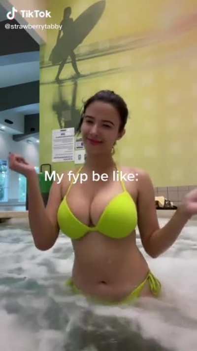 Very Hot Tub 🔥