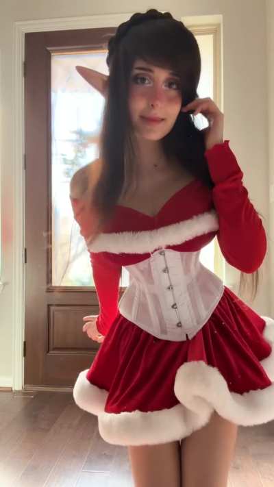 I hope y&rsquo;all had a Merry Christmas &amp;amp; Happy Holidays! 🥰❤️ 🎅🏼 I just wanted to show a cute little outfit video hehe