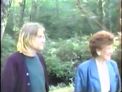 Kurt Cobain says "Hi!" (1991)