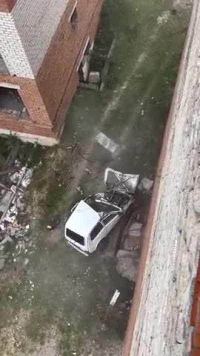 Let's jump the car.
