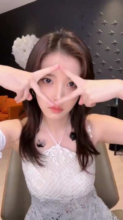 IU - Love