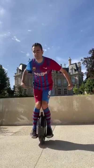 xavi doing street performances to pay off barcelona&rsquo;s debts