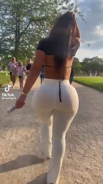 🧟&zwj;♂️🍑