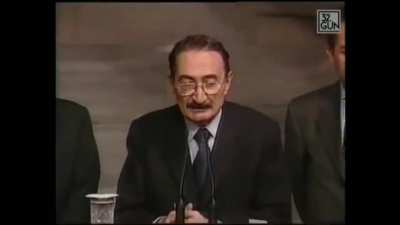 Youtube'da bulduğum bir B&uuml;lent Ecevit editi. Siz B&uuml;lent Ecevit hakkında ne d&uuml;ş&uuml;n&uuml;yorsunuz?