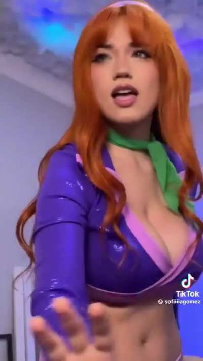 Daphne cosplay