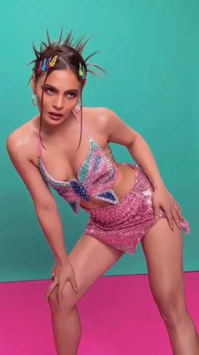 Lovi Poe
