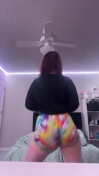 Jade knows she makes us so hard seeing her shake that ass