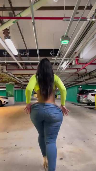 Maria (@moremariag)